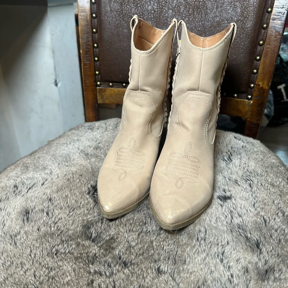 Dolce Vita Karyn Ankle Koolson Western Cowboy Cream Boots,